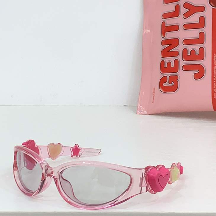 Picture of Gentle Monster Sunglasses _SKUfw62887643fw